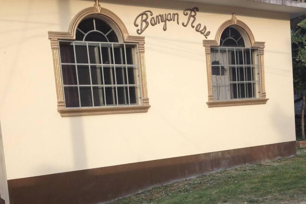 Banyan Rose Appartement Orange Walk Buitenkant foto