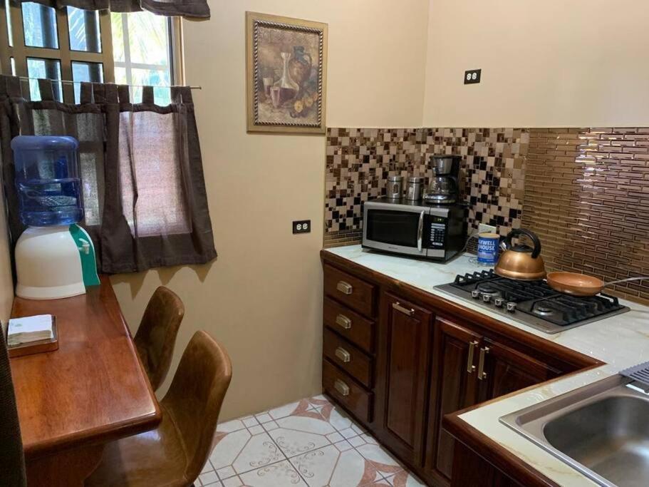 Banyan Rose Appartement Orange Walk Buitenkant foto
