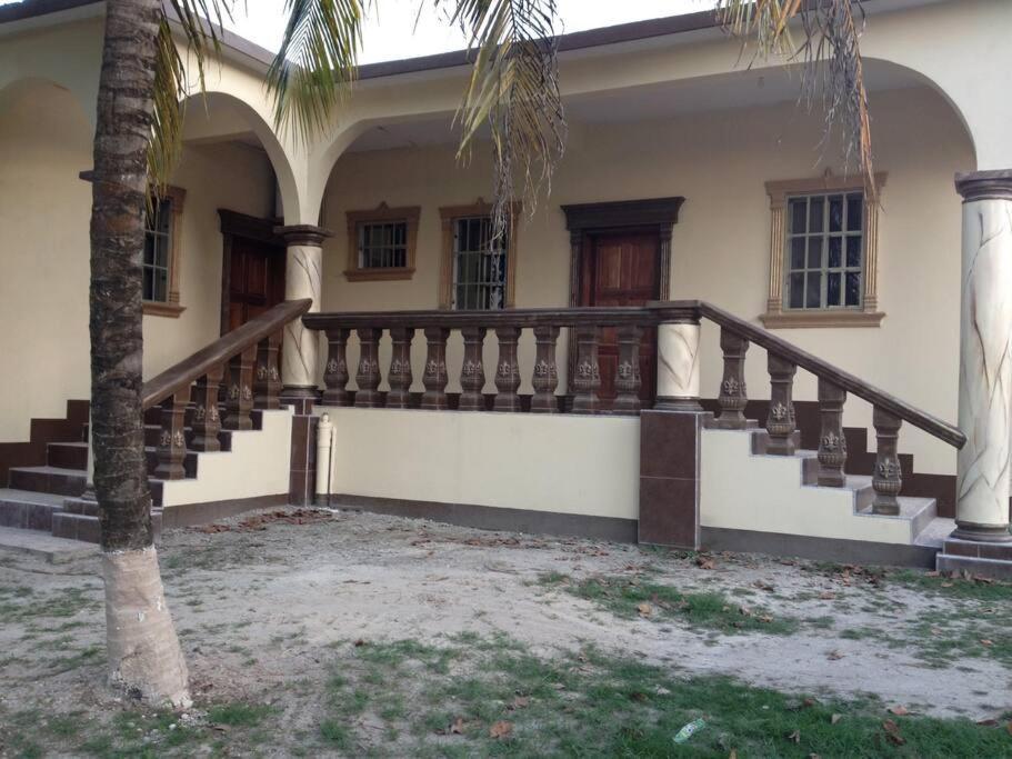 Banyan Rose Appartement Orange Walk Buitenkant foto